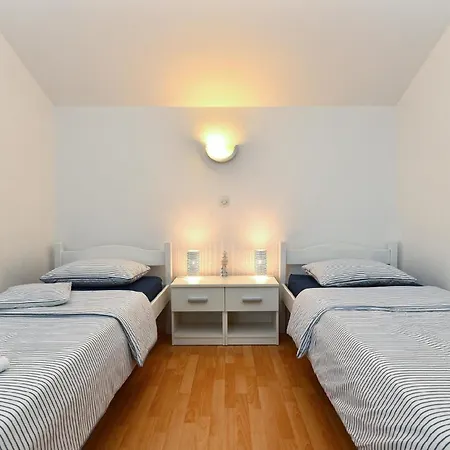 Апартаменты Fuer 5 Personen Ca 50 Qm In Medulin, Istrien Suedkueste Von Istrien *
